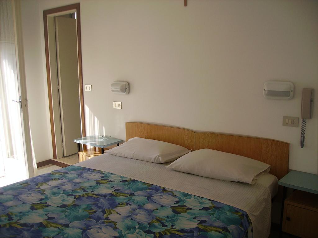 Hotel Villa Tua Riccione Zimmer foto